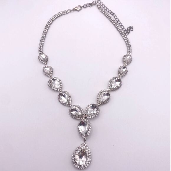 Vintage White Rhinestones Tear Drop Necklace - Picture 4 of 6